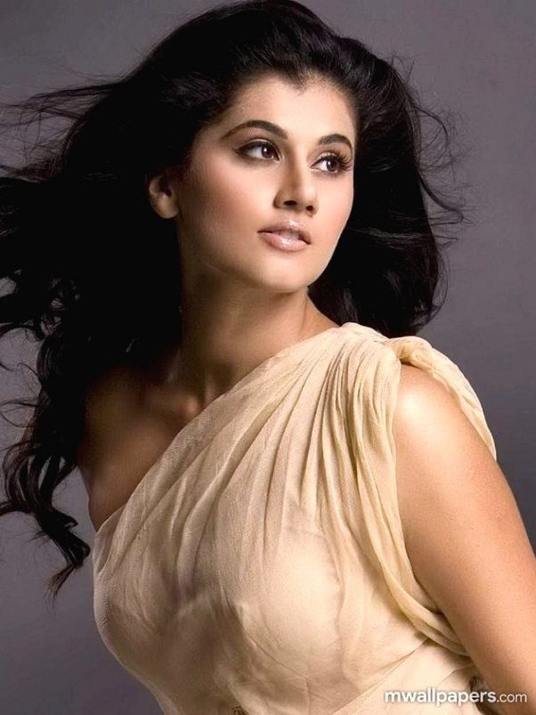 Tapsee Pannu Age, height, Weight, Size, DOB, Boyfriends, Family, Biography