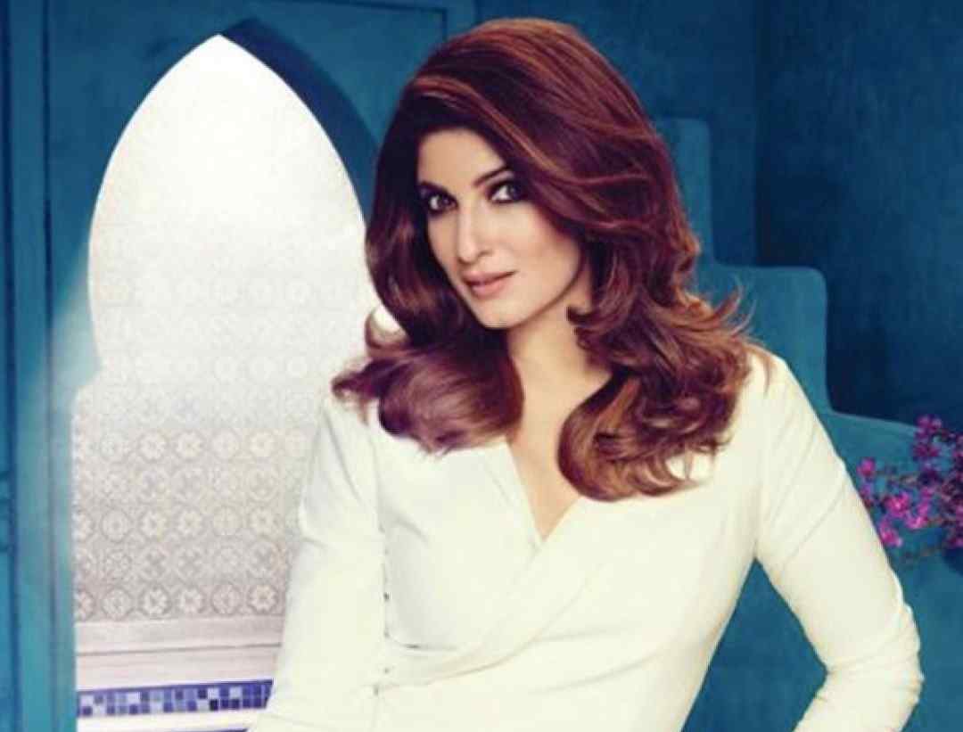 Twinkle Khanna age, height, Weight, Size, Husband, Family, Biography - News  Resolution