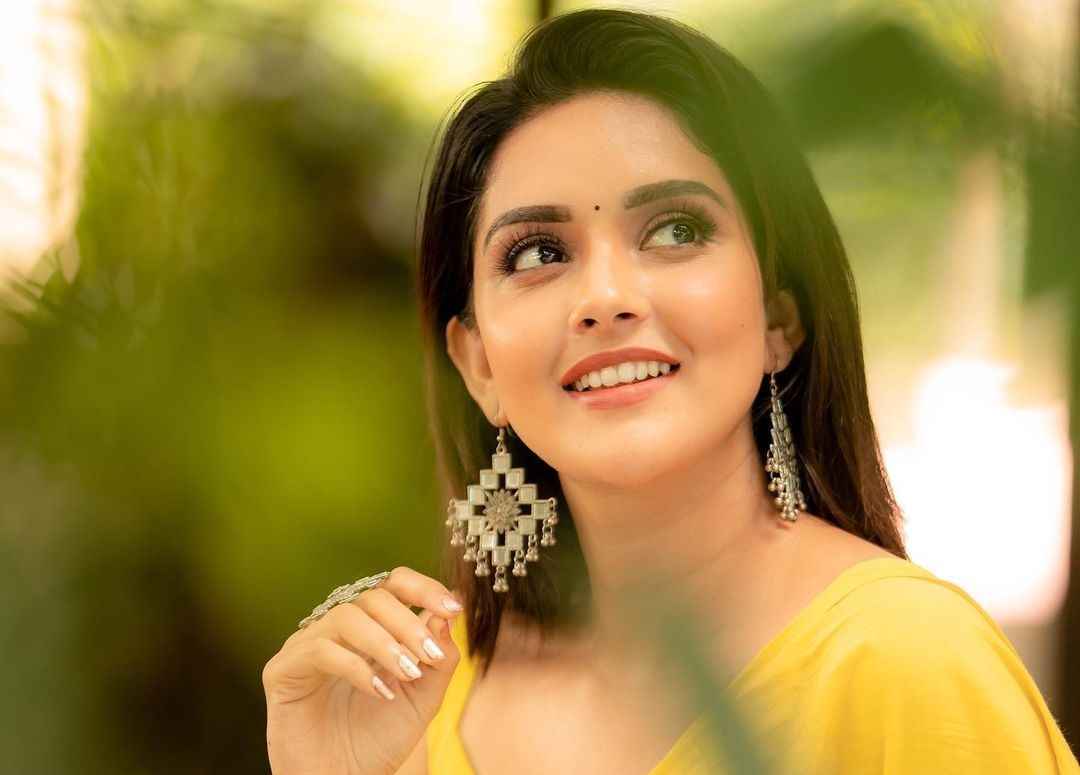 Mahima Nambiar Height, Weight, Size, DOB, Husband, Boyfriends, Wife, Family, Biography