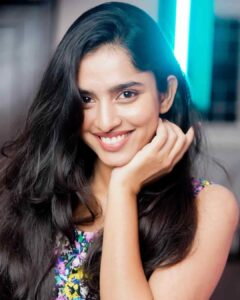 Divya Sripada Actress, Age, Height, Weight, Size, DOB, Husband, Family and More
